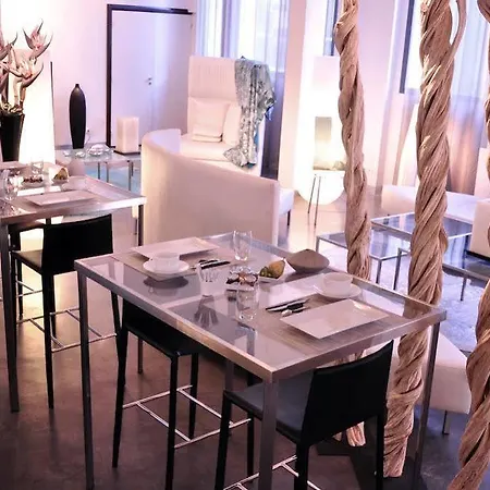 Отель Design Les Bains Douches